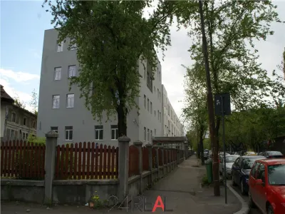 Cladire de birouri de vanzare