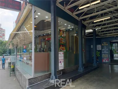 Spatii cu vad comercial si standuri - zona Piata Sudului