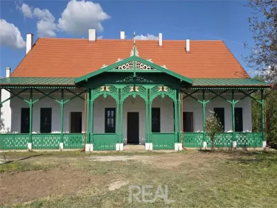 Conacul Poiana - Bihor - renovat - de vanzare